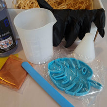 Load image into Gallery viewer, Craft Resin Starter Kit - Perfect for Beginners (Valued at $70)